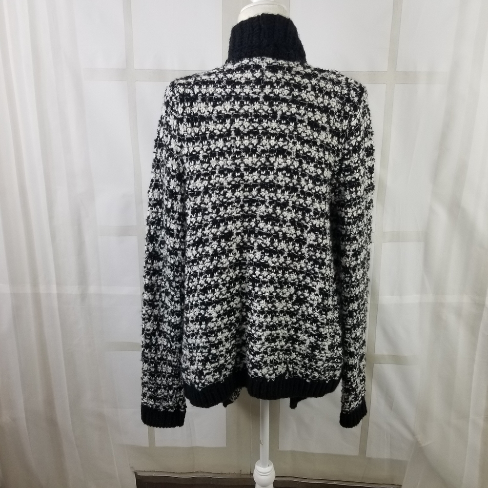 3 / $15 Ann Taylor Loft Cardigan - Picture 5 of 6